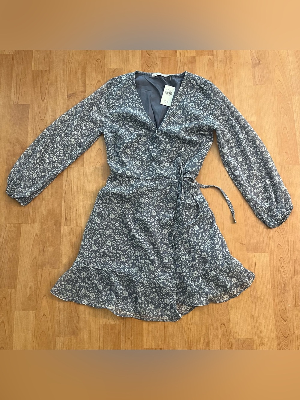 NWT Abercrombie & Fitch Light Blue Floral Chiffon Long Sleeve Wrap Mini Dress XS